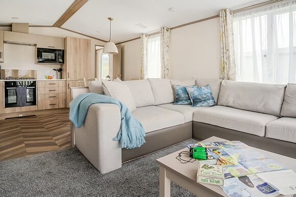 Luxury 3 Bed (Pet) - Green Hill Farm Holiday Village, Landford,  Nr Salisbury