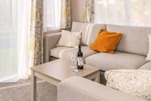 Luxury 3 Bed (Pet) - Green Hill Farm Holiday Village, Landford,  Nr Salisbury