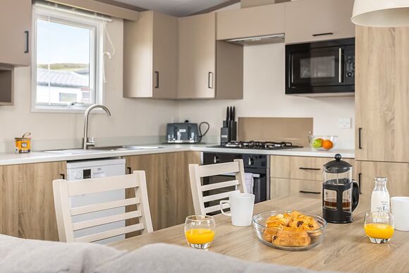 Luxury 3 Bed (Pet) - Green Hill Farm Holiday Village, Landford,  Nr Salisbury