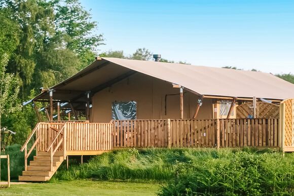 The Woody Safari Tent - Green Hill Farm Holiday Village, Landford,  Nr Salisbury