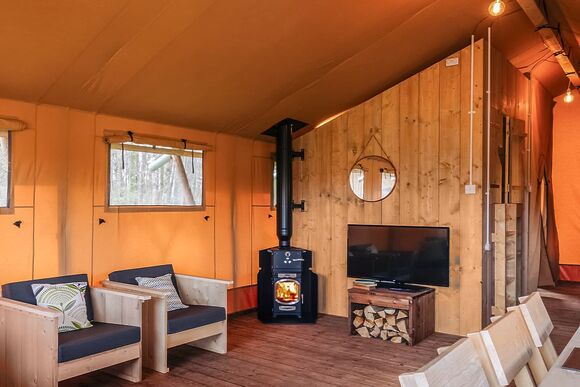 The Woody Safari Tent - Green Hill Farm Holiday Village, Landford,  Nr Salisbury