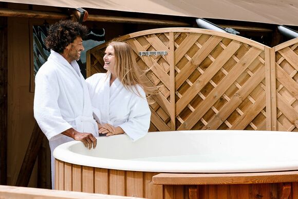 The Woody Safari Tent - Green Hill Farm Holiday Village, Landford,  Nr Salisbury