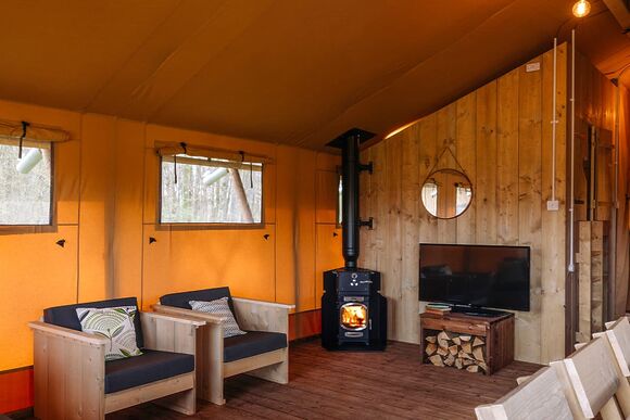 The Woody Safari Tent (Pet) - Green Hill Farm Holiday Village, Landford,  Nr Salisbury