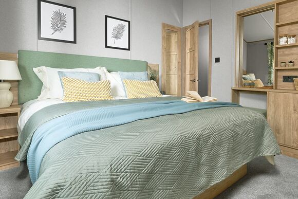 Exclusive Lodge 4 bed HT Pet - Green Hill Farm Holiday Village, Landford,  Nr Salisbury