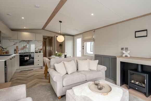 Premium 4 bedroom Holiday Home sleeps 8 - Green Hill Farm Holiday Village, Landford,  Nr Salisbury