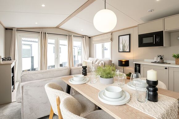 Premium 4 bedroom Holiday Home sleeps 8 - Green Hill Farm Holiday Village, Landford,  Nr Salisbury