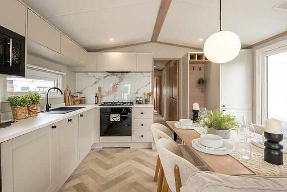 Premium 4 bedroom Holiday Home sleeps 8 - Green Hill Farm Holiday Village, Landford,  Nr Salisbury