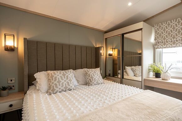 Premium 4 bedroom Holiday Home sleeps 8 - Green Hill Farm Holiday Village, Landford,  Nr Salisbury