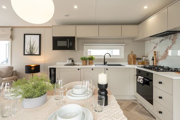 Premium 4 bedroom Holiday Home sleeps 8 - Green Hill Farm Holiday Village, Landford,  Nr Salisbury