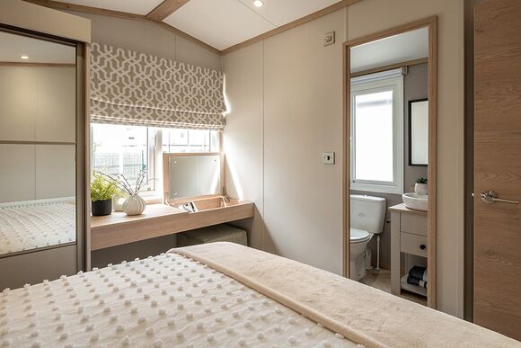 Premium 4 bedroom Holiday Home sleeps 8 - Green Hill Farm Holiday Village, Landford,  Nr Salisbury