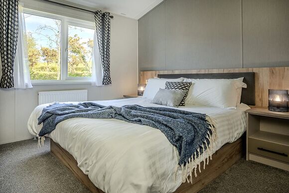 Exclusive 3 bedroom Lodge sleeps 6 - Green Hill Farm Holiday Village, Landford,  Nr Salisbury