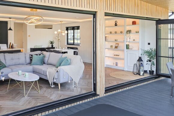 Autograph Hot Tub 2 bed Luxury Lodge sleeps 4 - Green Hill Farm Holiday Village, Landford,  Nr Salisbury