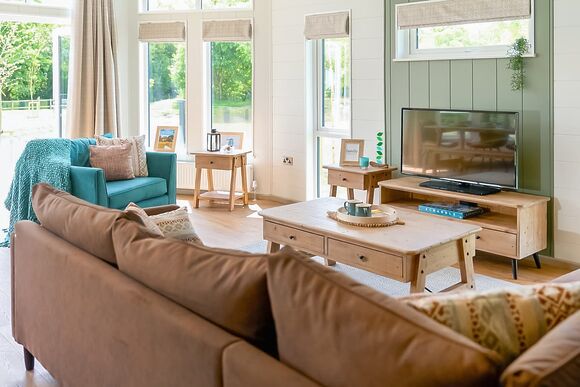 Autograph Glass House Hot Tub 2 Luxury  Slps 4 - Green Hill Farm Holiday Village, Landford,  Nr Salisbury