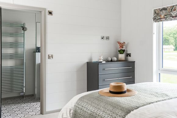 Autograph Glass House Hot Tub 2 Luxury  Slps 4 - Green Hill Farm Holiday Village, Landford,  Nr Salisbury