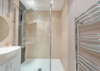 Gilfach Apartment Hot Tub - Gilfach Holiday Apartments, Gilfach-Yr-Halen