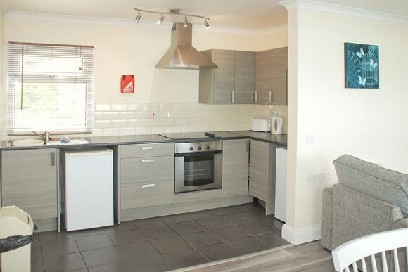 Silver 3 Bed Chalet (Pet) - Gilfach Holiday Apartments, Gilfach-Yr-Halen