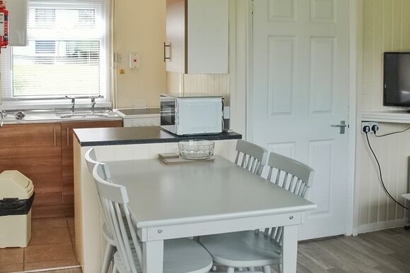 Bronze 2 Bed Chalet (Pet) - Gilfach Holiday Apartments, Gilfach-Yr-Halen