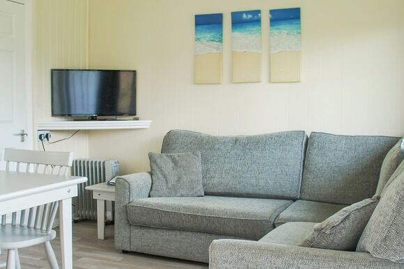 Bronze 2 Bed Chalet (Pet) - Gilfach Holiday Apartments, Gilfach-Yr-Halen