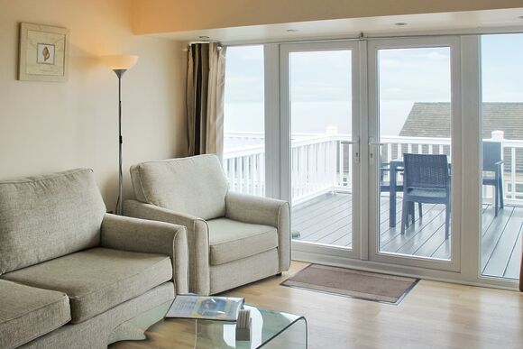 Gold 2 Bed Chalet - Gilfach Holiday Apartments, Gilfach-Yr-Halen