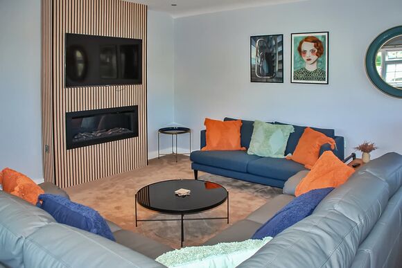 The Courtyard Apartment - Gilfach Holiday Apartments, Gilfach-Yr-Halen