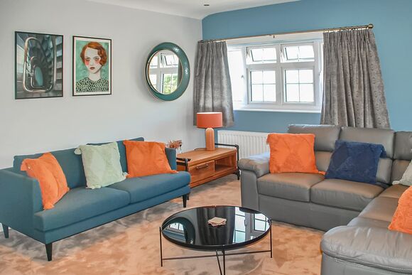 The Courtyard Apartment - Gilfach Holiday Apartments, Gilfach-Yr-Halen