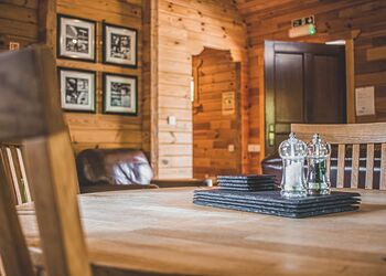Hideaway Lodge - Glen Clova Lodges, Nr Kirriemuir