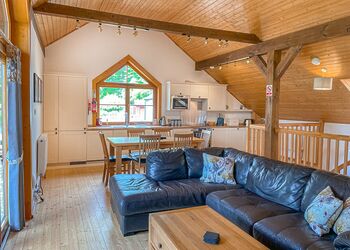 Glen Lodge - Glen Clova Lodges, Nr Kirriemuir