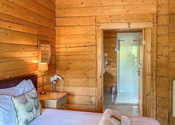 Glen Lodge - Glen Clova Lodges, Nr Kirriemuir