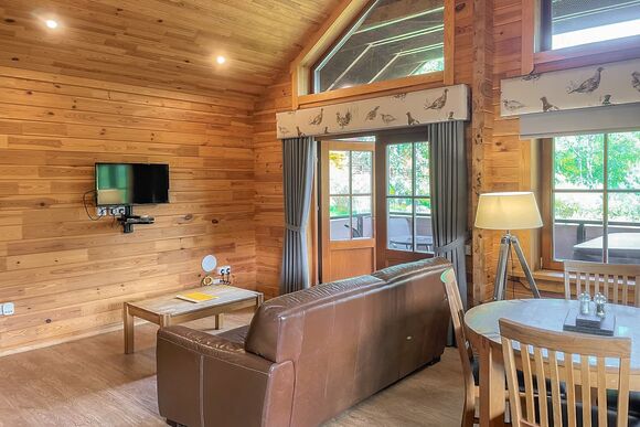 Hideaway Lodge - Glen Clova Lodges, Nr Kirriemuir
