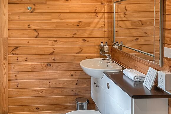Hideaway Lodge - Glen Clova Lodges, Nr Kirriemuir