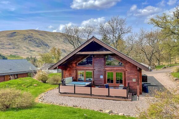 Clova Lodge - Glen Clova Lodges, Nr Kirriemuir
