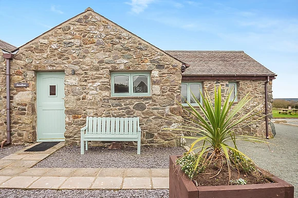 Swallow Cottage - Glan Morfa Lodge Retreat, Llangafo