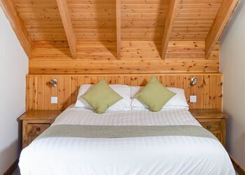 Golden Oak 3 Bed Pet Free - Glentress Forest, Peebles