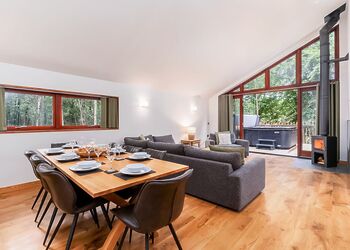 Golden Oak 4 Bed Pet - Glentress Forest, Peebles