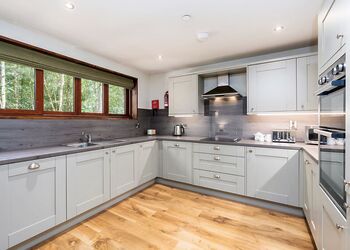 Golden Oak 4 Bed Pet - Glentress Forest, Peebles