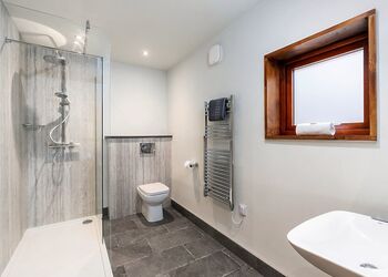 Golden Oak 4 Bed Pet - Glentress Forest, Peebles