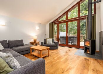 Golden Oak 3 Bed Pet (2 doubles and 1 twin) - Glentress Forest, Peebles