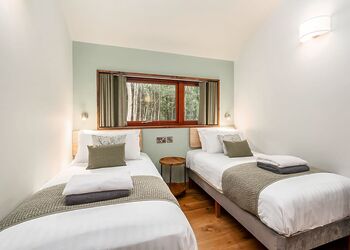 Golden Oak 3 Bed Pet (2 doubles and 1 twin) - Glentress Forest, Peebles