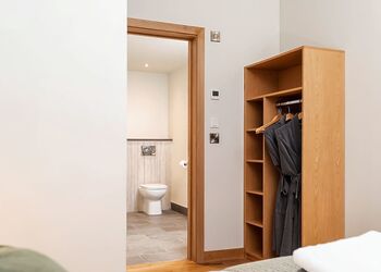 Silver Birch 3 Bed Pet Free (2 Doubles and 1 twin) - Glentress Forest, Peebles