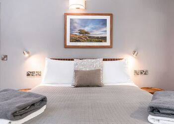 White Willow Valley View 3 Bed Pet - Glentress Forest, Peebles