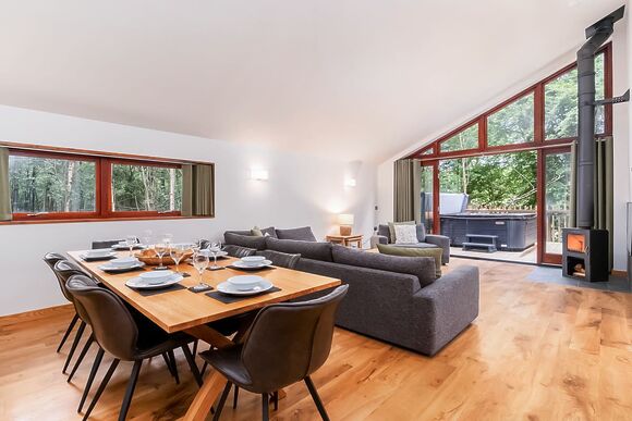 Golden Oak 4 Bed Pet - Glentress Forest, Peebles