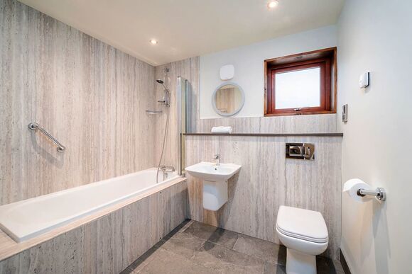 Silver Birch 3 Bed Pet Free (2 Doubles and 1 twin) - Glentress Forest, Peebles