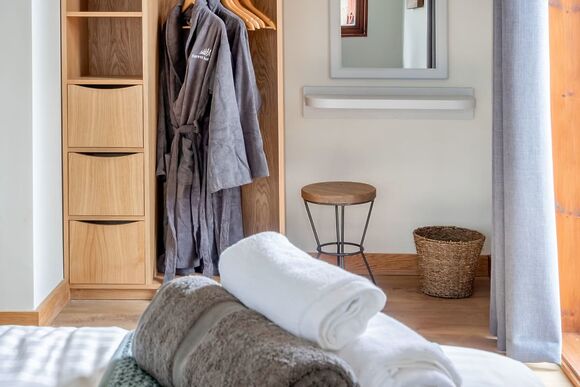 Silver Birch 3 Bed Pet (2 doubles and 1 twin) - Glentress Forest, Peebles