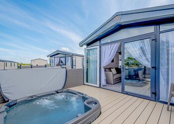 Windermere Lodge - Green Meadows Country Park, Blackford