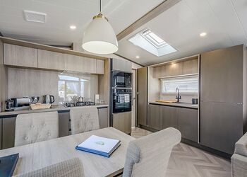 Windermere Lodge - Green Meadows Country Park, Blackford