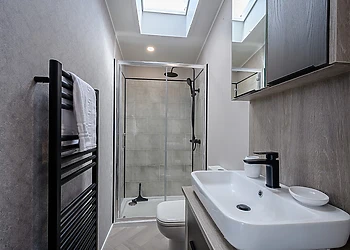 Lakewood Court (Pet) 