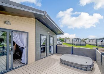 Ullswater Executive Lodge (Pet Friendly) - Green Meadows Country Park, Blackford