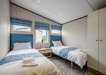 Carlisle Lodge (Pet Friendly) - Green Meadows Country Park, Blackford