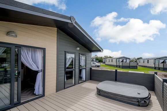 Ullswater Lodge (Pet Friendly) - Green Meadows Country Park, Blackford