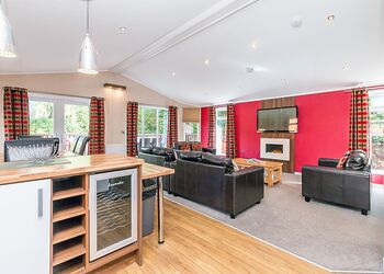 Luxury 4 bed Hot Tub Lodge (Pet) - Drimsynie Holiday Village, Lochgoilhead, on the Drimsynie Estate, Argyll